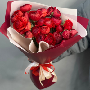 Букет из 21 красного ранункулюса в Солнечногорске