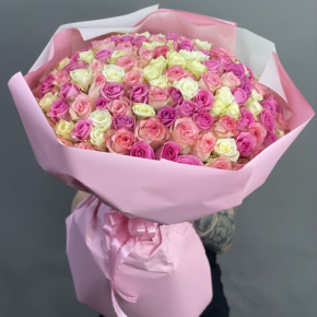 Букет из 151 кенийской розы микс (40 см) в Солнечногорске