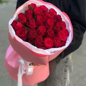Букет "Эсса" 25 красных роз Кения (60 см) в Солнечногорске
