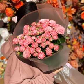 Букет из 11 пионовидных кустовых роз (60 см) в Солнечногорске