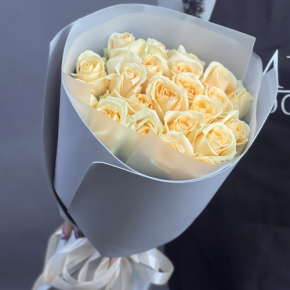 Букет из 25 роз Аваланж (50 см) в Солнечногорске