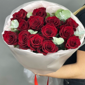 Букет из 13 роз Эквадор Эксплорер (60 см) в Солнечногорске
