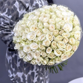 Букет 101 белая роза Кения (40 см) в Солнечногорске