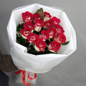 Букет из 15 рубиновых роз (70 см) в Солнечногорске
