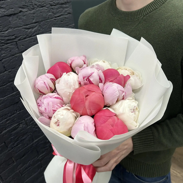Букет из 15 пионов " Конфетти" в Солнечногорске
