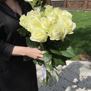 Букет из 11 белых роз (70 см) в Солнечногорске