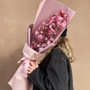 Букет из розовой орхидеи в Солнечногорске