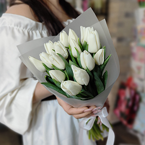 Букет из 15 белых тюльпанов в Солнечногорске