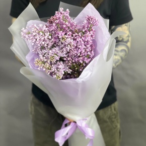 Букет из 9 веток ароматной сирени в Солнечногорске