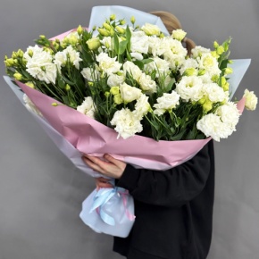 Букет "Изысканность" из 31 белой эустомы в Солнечногорске