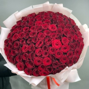 Букет "Париж" из 101 красной розы (60 см) в Солнечногорске