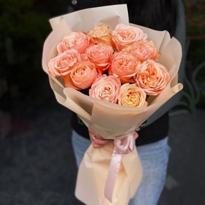 Букет из 11 пионовидных роз Эквадор сорта Кахала (60см) в Солнечногорске