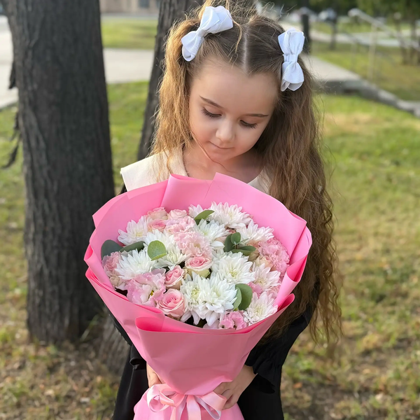 Букет из хризантем, эустом и роз в Солнечногорске