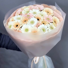 Букет "Гера" из 25 гербер в Солнечногорске