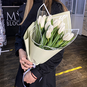 Букет 15 белых тюльпанов в Солнечногорске