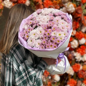 Букет "Миражи" из кустовых хризантем и сантини в Солнечногорске