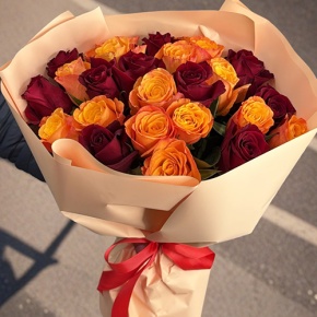 Букет "Благородный" из 27 Кенийских роз микс (40 см) в Солнечногорске