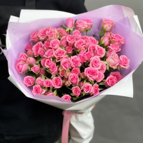 Букет "Рассвет принцессы" из 15 кустовых роз (50 см) в Солнечногорске