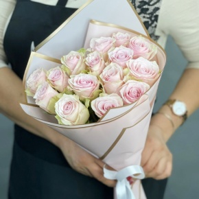Букет из 15 пудровых роз Кения (40 см) в Солнечногорске