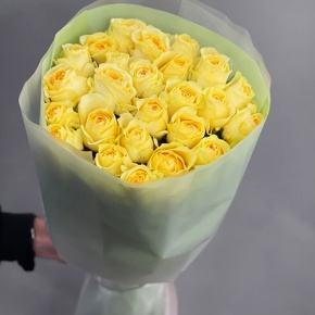 Букет из 25 пионовидных роз Баттеркап (60 см) в Солнечногорске