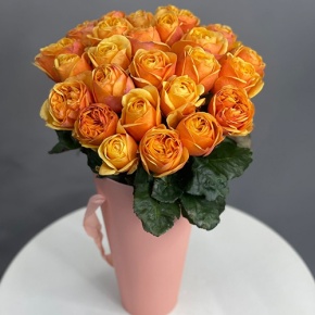 25 пионовидных огненных роз в конусе в Солнечногорске