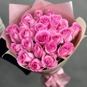 Букет из 25 розовых роз кения (40 см) в Солнечногорске