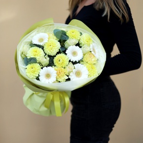 Букет "Лимонный" из георгин, диантусов, роз, гербер и эвкалипта в Солнечногорске