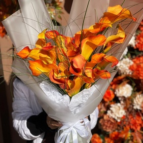 Монобукет из 21 оранжевой каллы в Солнечногорске
