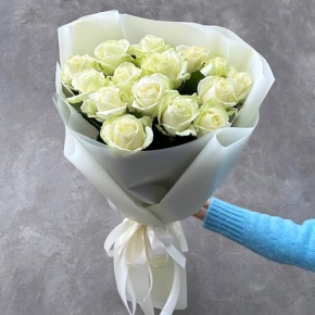Букет "Умка" из 15 белых роз (50 см) в Солнечногорске