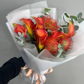 Букет "Империал" из калл, лейко и эвкалипта в Солнечногорске