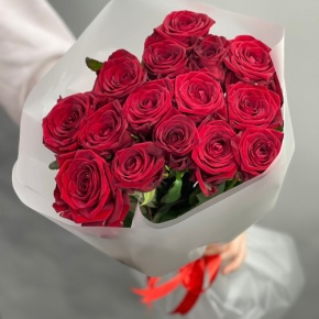 Букетик из 15 красных роз (60 см) в Солнечногорске