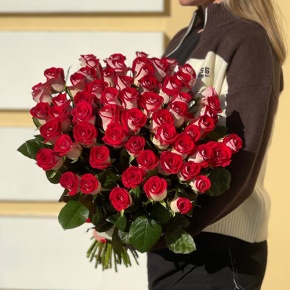 Букет из 51 рубиновой розы (50 см) в Солнечногорске