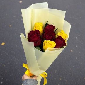 Букет из 7 Кенийских роз (40 см) в Солнечногорске