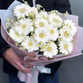 Нежный букет из гербер и ромашек в Солнечногорске