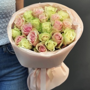 Букет из 21 нежной розы (40 см) в Солнечногорске