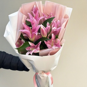 Монобукет из 9 ароматных розовых лилий в Солнечногорске