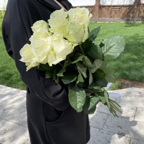 Букет из 9 белых роз (70 см) в Солнечногорске