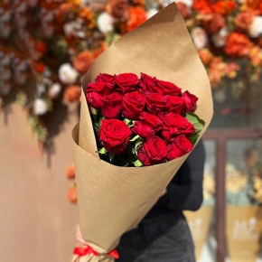 Букет 15 красных роз (80 см) в Солнечногорске