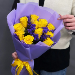 Букет "Лейкерс" из лимонных роз и статицы в Солнечногорске