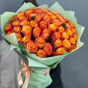 Букет из 71 огненной розы (40 см) в Солнечногорске