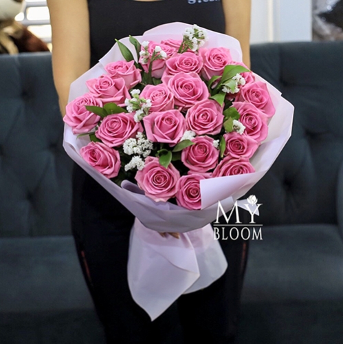 Букет из 21 розовой розы Аква (50 см) в Солнечногорске